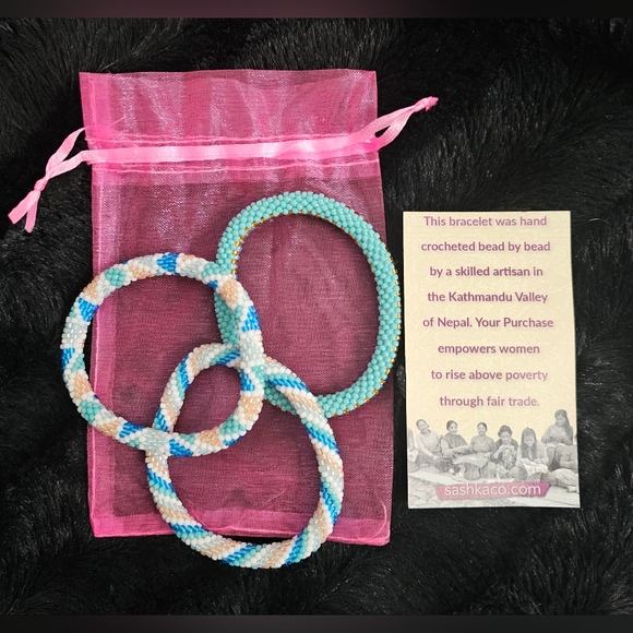 NWT Sashka Set of 3 Beaded Bracelets - Picture 3 of 4